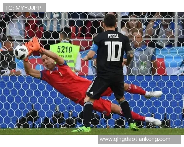 阿文畅谈足球世界的魅力与激情，揭示比赛背后的故事与技巧